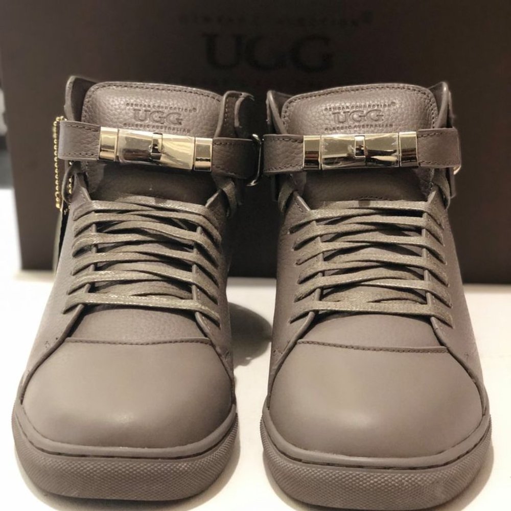 UGG OZWEAR Sheepskin Water Resistant MENS Shoe - Picture 5 of 8